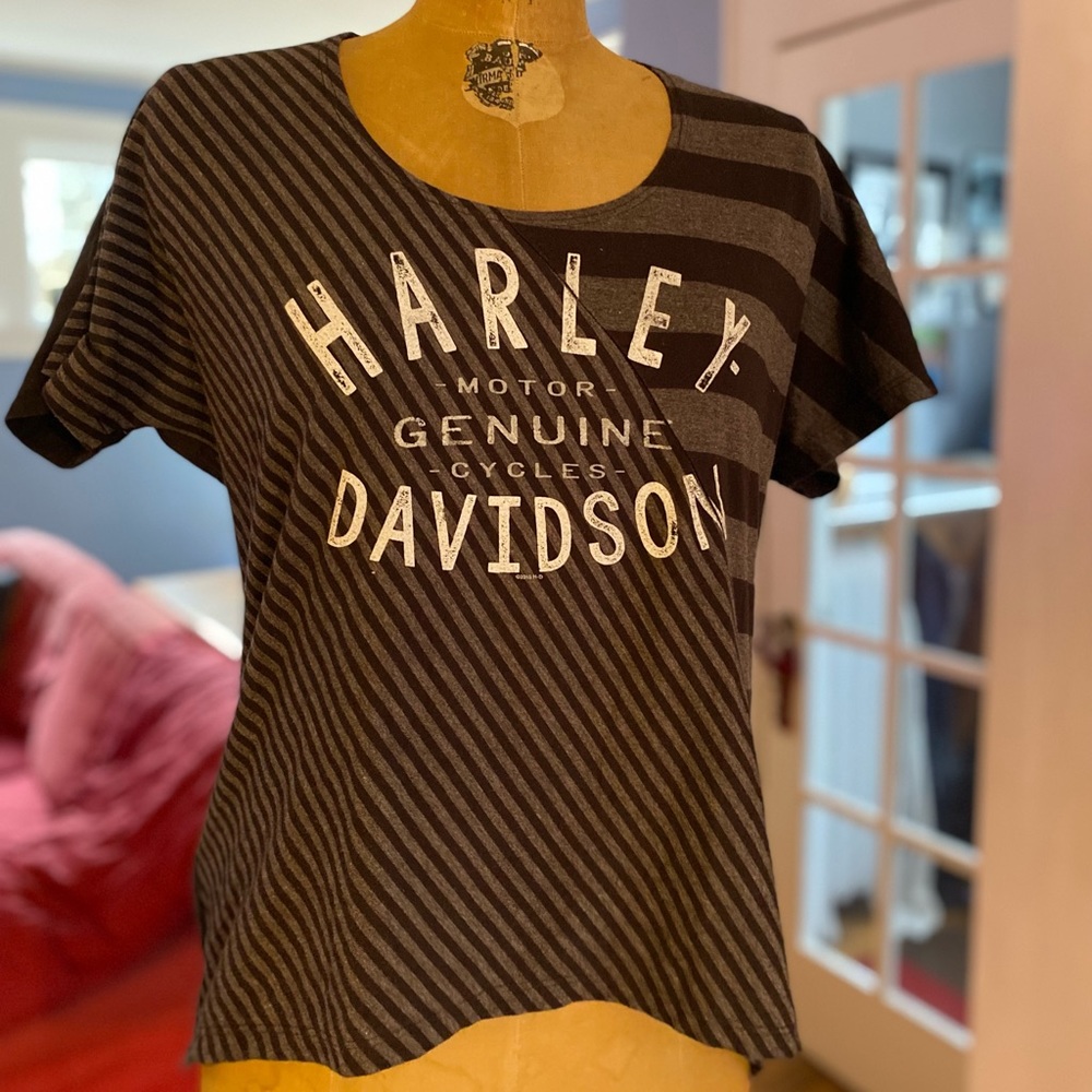 EUC Women’s XXL Harley-Davidson shirt